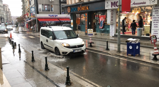 Tekirdağ’da sağanak hayatı olumsuz etkiledi