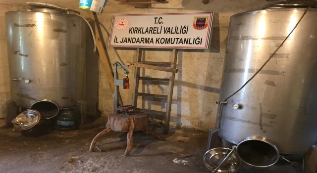 Kırklareli’nde bir evde bin 560 litre kaçak içki ele geçirildi 