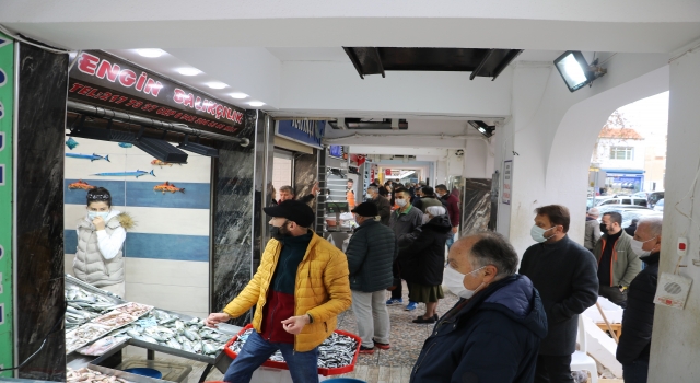 Çanakkale’de balıkçılar hafta sonu tezgah açabilecek