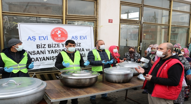 Roman vatandaşlar, Nildem öğretmen için mevlit okutup yemek dağıttı