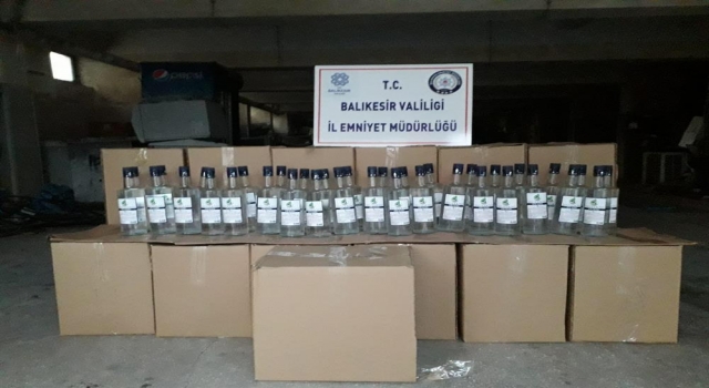 Balıkesir’de bir araçta 403 litre etil alkol bulundu