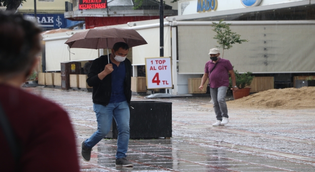 Edirne’de sağanak aralıklarla etkili oluyor