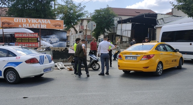 Gebze’de taksiyle çarpışan motosikletin sürücüsü yaralandı