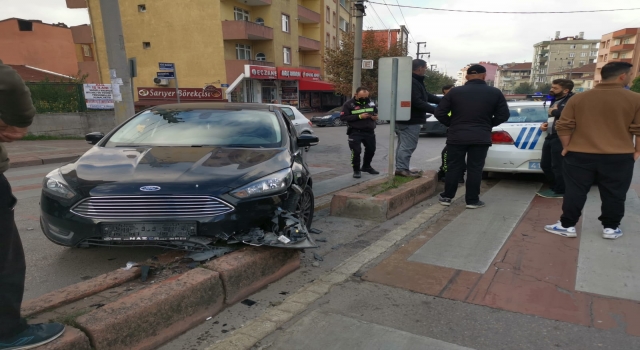 Kocaeli’de otomobillerin çarpıştığı kazada 1 kişi yaralandı