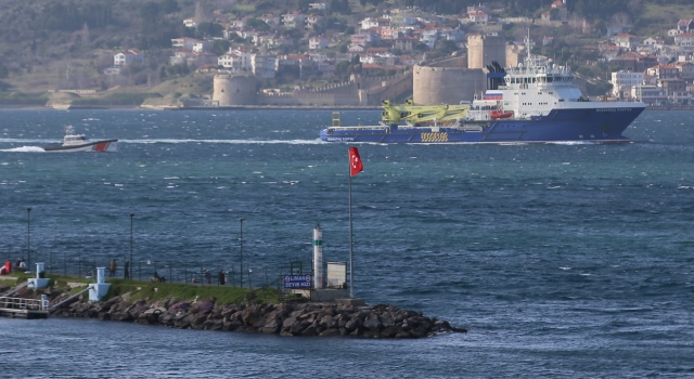 Rus Donanmasına ait gemi Çanakkale Boğazı’ndan geçti