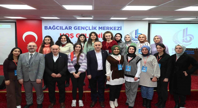 Bagcilar Belediye Baskani Cagirici 10 Ilden Universite Ogrencilerini Konuk Etti