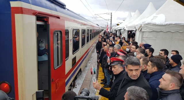 Kocaeli’deki Büyükderbent tren istasyonu açıldı