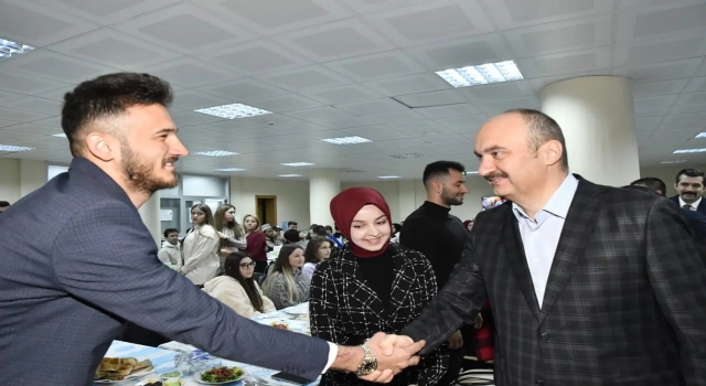 Edirne Valisi Canalp ve eşi, yabancı öğrencilerle iftar programında buluştu