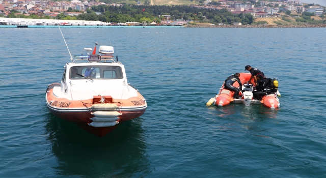 Tekirdağ’da dalgıçlar denizde dip temizliği yaptı 