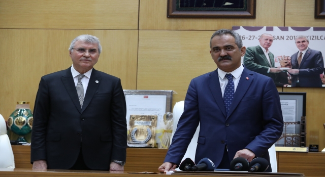 Milli Eğitim Bakanı Özer, Sakarya’da belediye ile iş birliği protokolü imzaladı