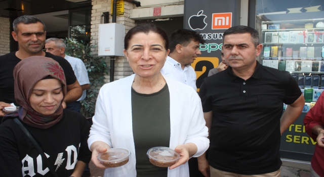 AK Parti Edirne Milletvekili Aksal, Keşan’da aşure dağıttı