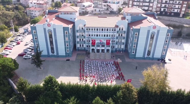 Sakarya’da 333 kişilik öğrenci korosu Cumhuriyet Bayramı’nı kutladı