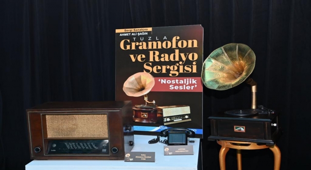 Tuzla Belediyesi tarafından gramofon ve radyo sergisi açıldı