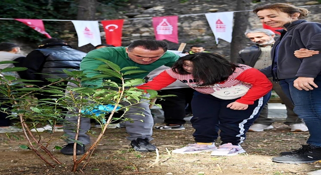 Beyoğlu’nda Milli Ağaçlandırma Günü’nde 1111 fidan dikildi