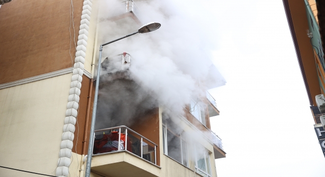 Edirne’de ev yangınında dumandan etkilenen kadın hastaneye kaldırıldı