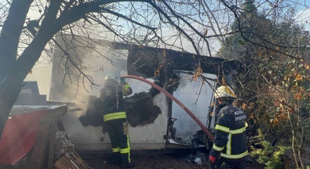 Kocaeli’de müştemilatta çıkan yangın söndürüldü