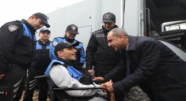 Özel gereksinimli gencin polislik hayali bir günlüğüne gerçek oldu