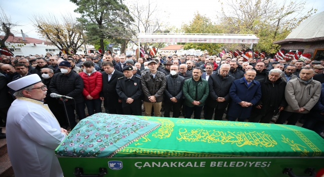 Çanakkale Belediye Başkanı Ülgür Gökhan’ın annesinin cenazesi defnedildi