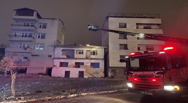 Pendik’te metruk binada çıkan yangın söndürüldü