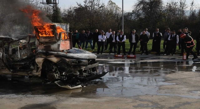 Sakarya’da otobüs şoförlerine yangın eğitimi verildi