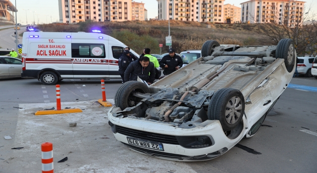 Edirne’de otomobille hafif ticari aracın çarpıştığı kazada 3 kişi yaralandı