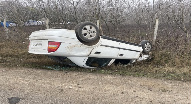 Edirne’de takla atan otomobildeki çift yaralandı