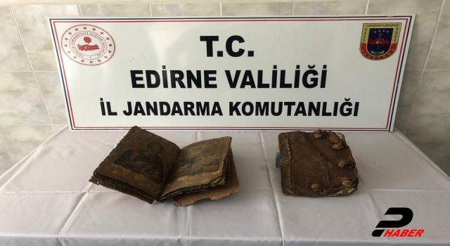 Edirne'de 500 yıllık olduğu değerlendirilen 2 el yazması İncil ele geçirildi