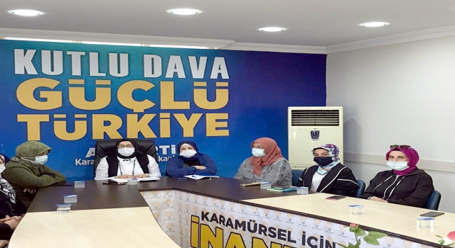 AK Parti Karamürsel İlçe Kadın Kolları Başkanı Şahin, mahalle başkanlarıyla bir araya geldi