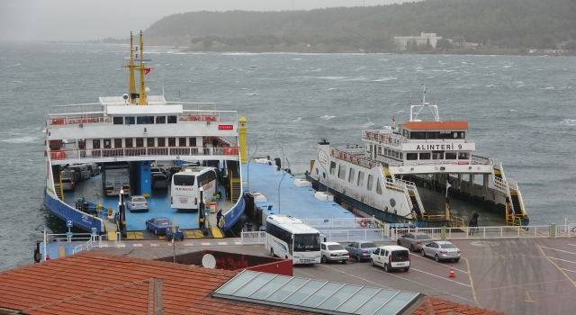 Çanakkale Boğazı’nda fırtına etkili oluyor