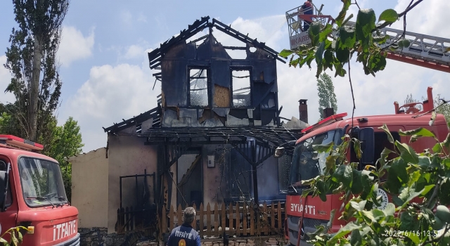 Gölpazarı’nda iki katlı evde çıkan yangın söndürüldü