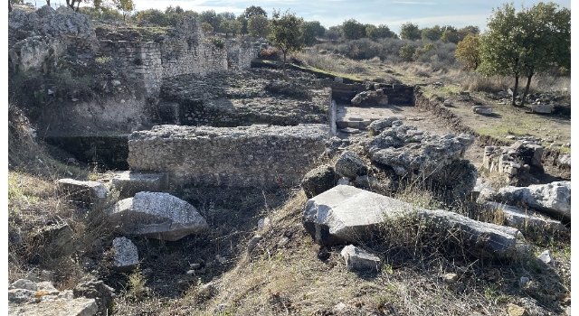 Çanakkale’deki antik kentin çok katlı çarşısı gün ışığına çıkarılıyor