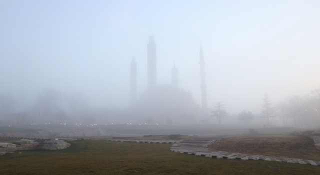 Edirne’de sis etkili oldu