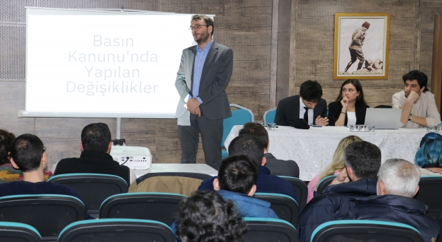 Tekirdağ’da ”Dezenformasyon yasasının hukuksal getirisi” semineri düzenlendi