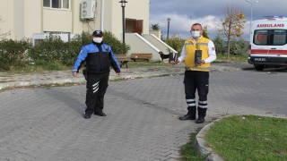 Kırklareli’nde polis, ”geleceğe nefes” olmak için fidan dağıtıyor