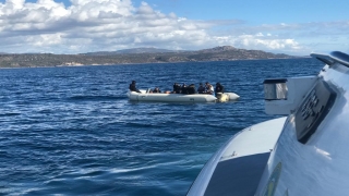 Çanakkale’de Türk kara sularına geri itilen 22 sığınmacı kurtarıldı