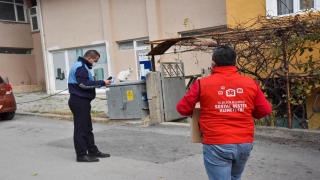 Bilecik’te dükkanlarını kapatmak zorunda kalan esnafa yardım