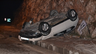 Bilecik’te takla atan otomobilin sürücüsü yaralandı 