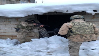 Bitlis ve İstanbul’da terör örgütü PKK’ya yönelik operasyonda 11 kişi yakalandı