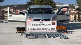 Bilecik’te elektrik direklerinin demir aksamlarını çalan 4 kişi tutuklandı 