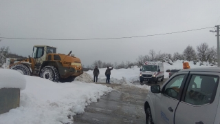 Kocaeli’de yolu kardan kapanan mahalledeki hasta için ekipler seferber oldu