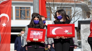 Cumhurbaşkanı Erdoğan’a 18 Mart’ta sunulacak toprak, deniz suyu ve Türk bayrağını Bursalı gençler taşıyor