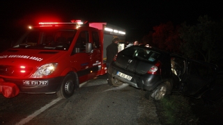 Bursa’da minibüsle otomobilin çarpıştığı kazada 3 kişi yaralandı