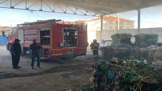 Kırklareli’nde geri dönüşüm tesisinde çıkan yangın söndürüldü