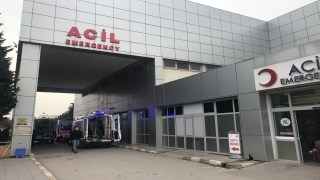 Kocaeli’de çıkan silahlı kavgada yoldan geçen iki kişi tabancayla vurularak yaralandı