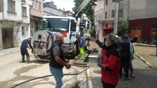 GÜNCELLEME Bursa’nın turistik bölgelerinden Tirilye’de sağanak, parke taşlarını yerinden söktü