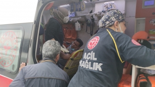 Bursa’da ambulansla otomobilin karıştığı kazada 4 kişi yaralandı