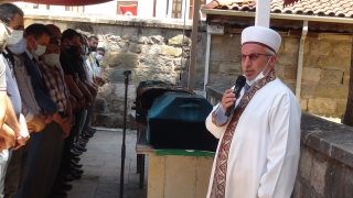 Sakarya’daki kazada hayatını kaybeden yaşlı çift defnedildi