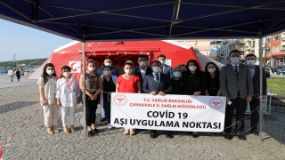 Çanakkale’de İskele Meydanı’nda Kovid19 aşı uygulanmasına başlandı