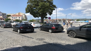 Çanakkale’deki feribot iskelelerinde tatilcilerin dönüş yoğunluğu sürüyor