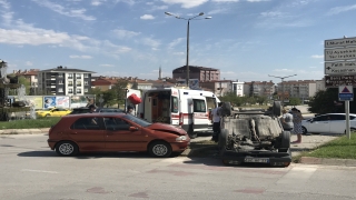 Edirne’de çarpışan otomobillerde hasar oluştu